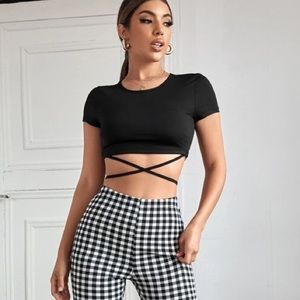 SHEIN EZwear Solid Crisscross Tie Back Crop Tee